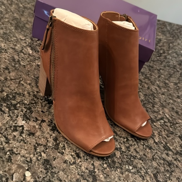Madden girl naaomi cognac peep toe ankle boot NIB 9 - Picture 2 of 10